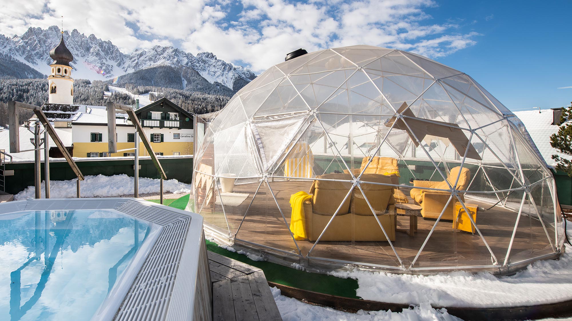 Hotel Weisses Rössl mit Blick auf den Haunold