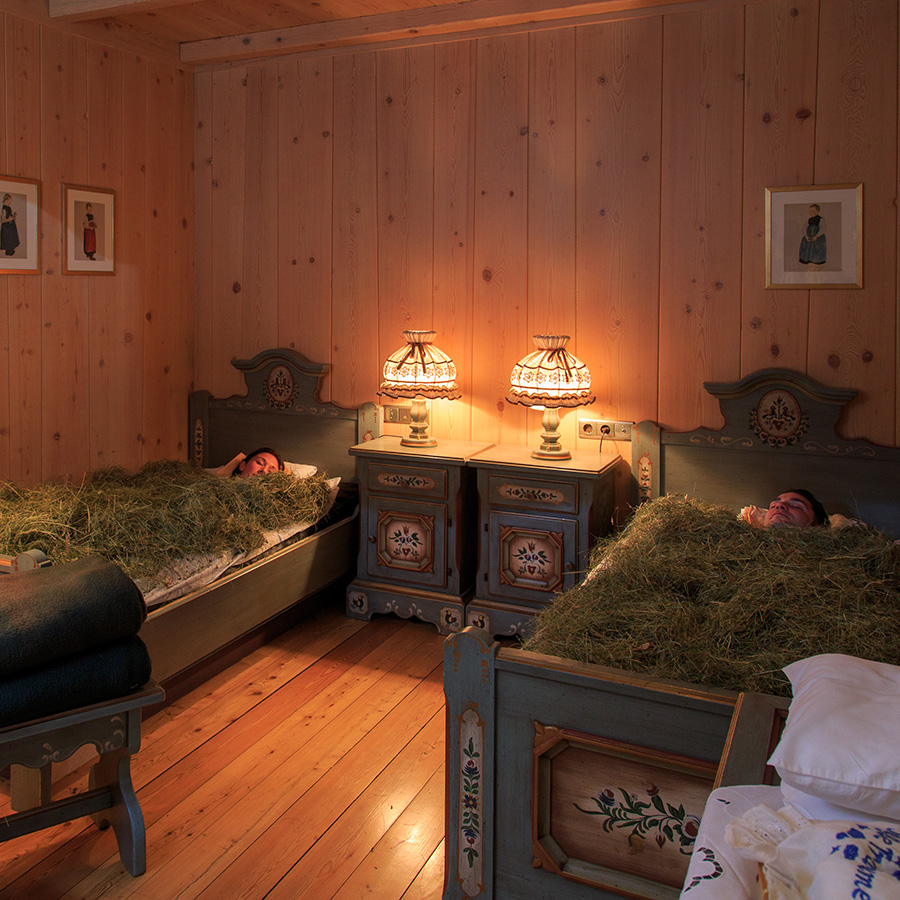 Rilassarsi nel bagno di fieno