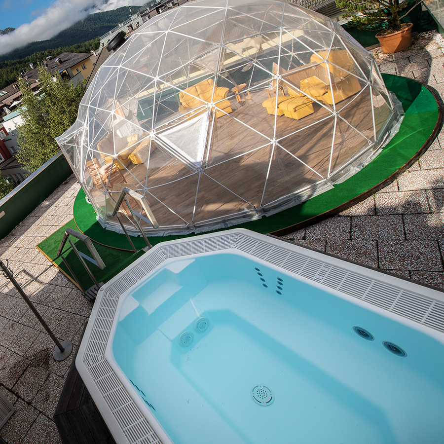 Whirlpool for 11 people