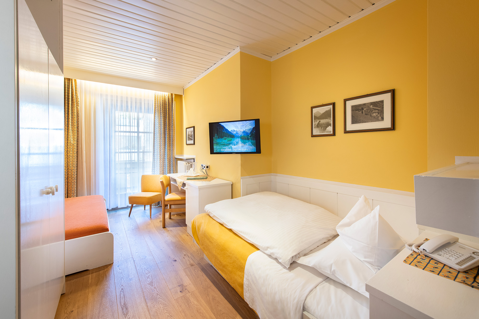 Holiday in the family room