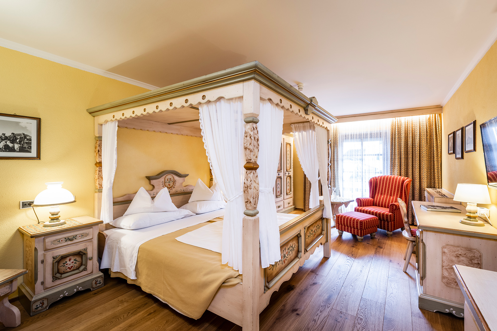 Interior view - King room - living - Hotel Cavallino Bianco